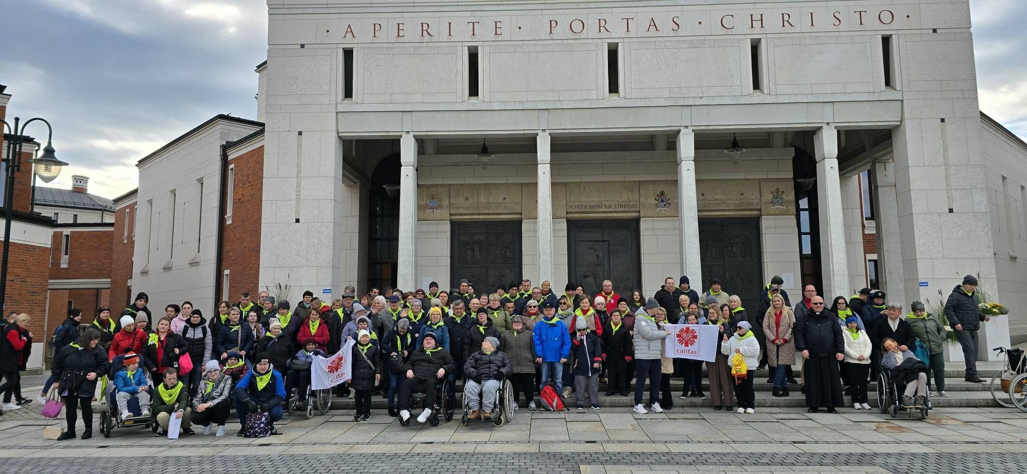 W Roku Jubileuszowym wspólnota Centrum Caritas w Rudniku nad Sanem wyruszyła do Sanktuarium Bożego Miłosierdzia w Łagiewnikach.