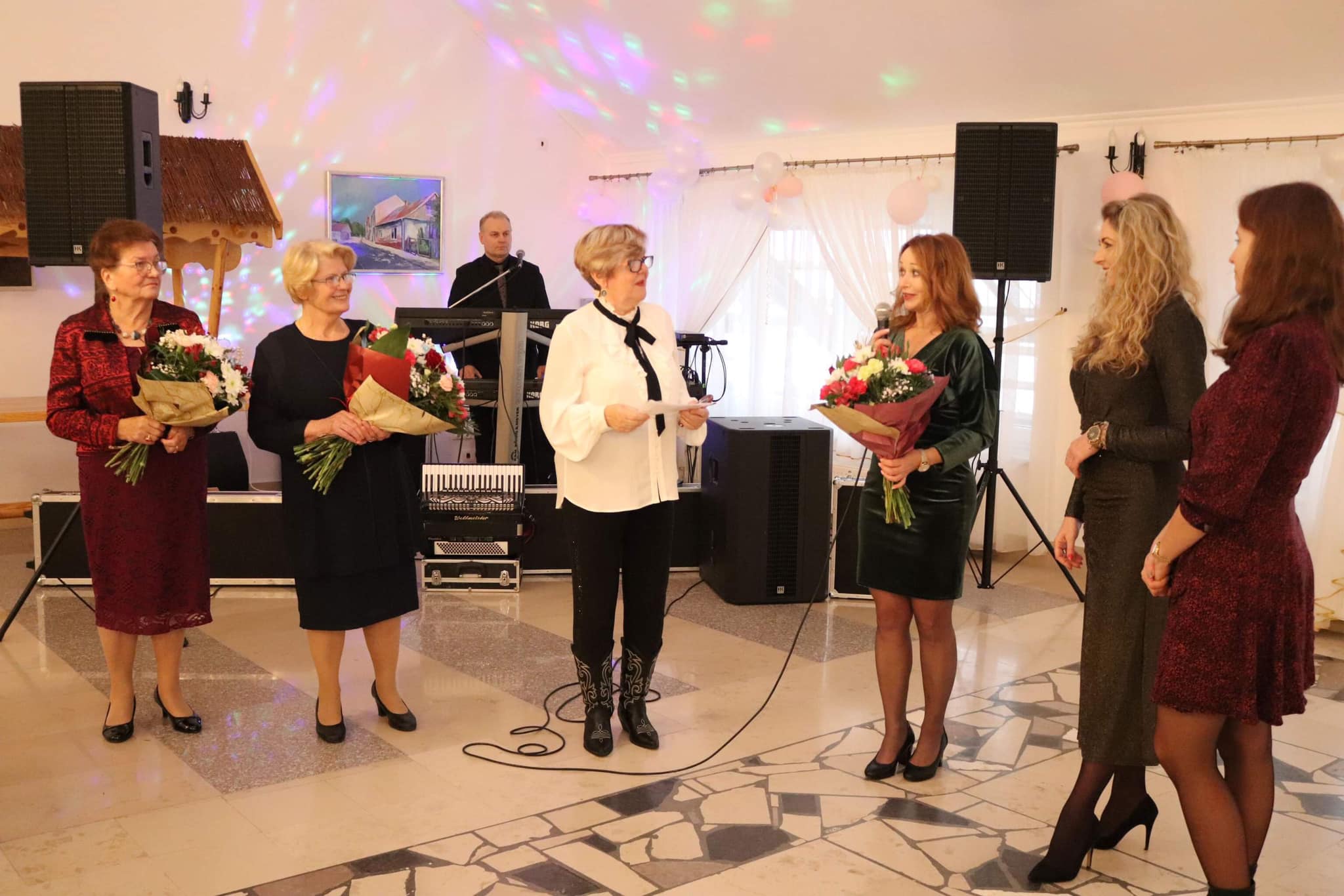 Dzielmy Się Urokiem Tradycji: Andrzejkowe Spotkanie Seniorów w Bojanowie.