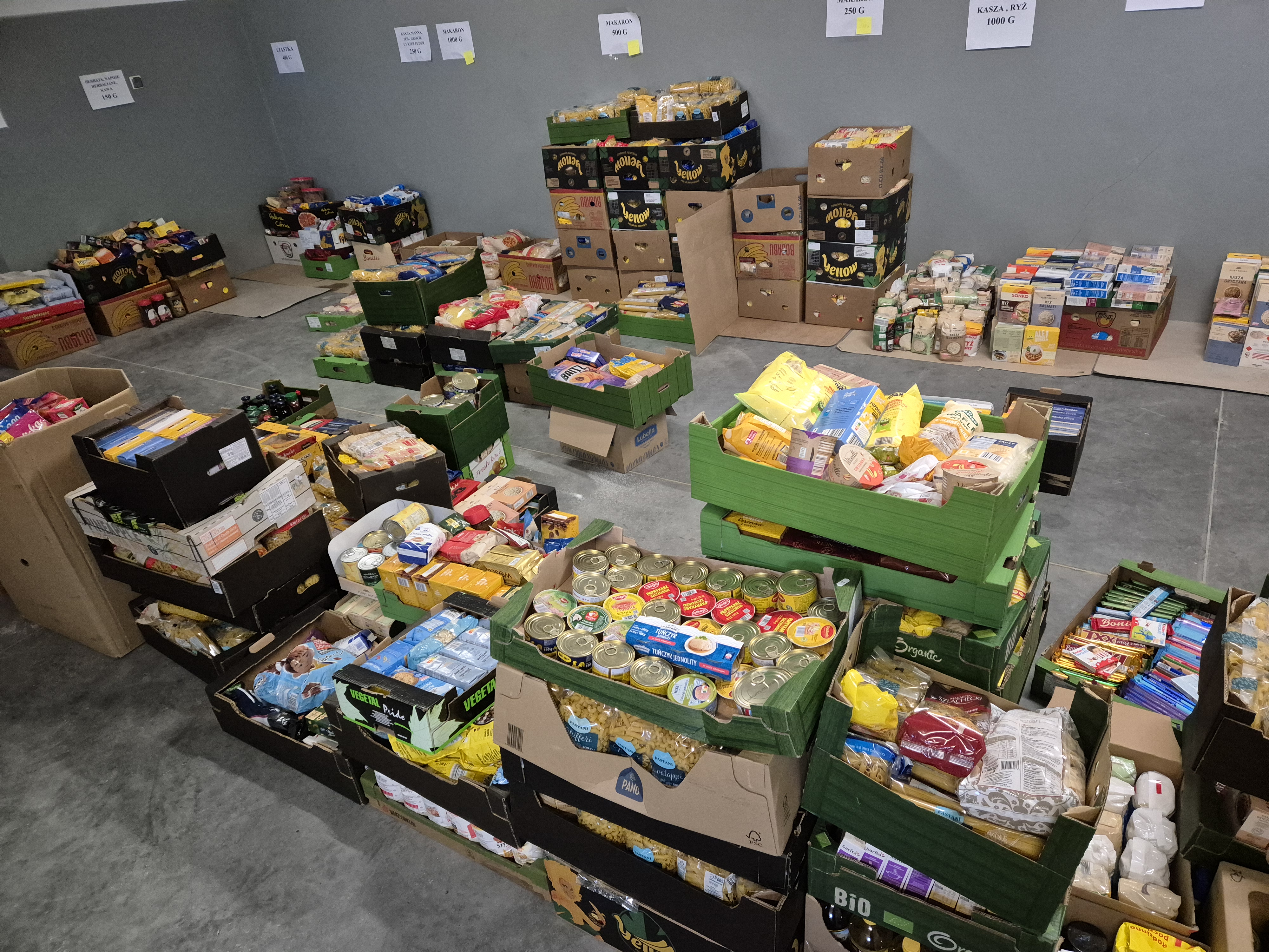 WYDAWANIE PACZEK ŚWIĄTECZNCH