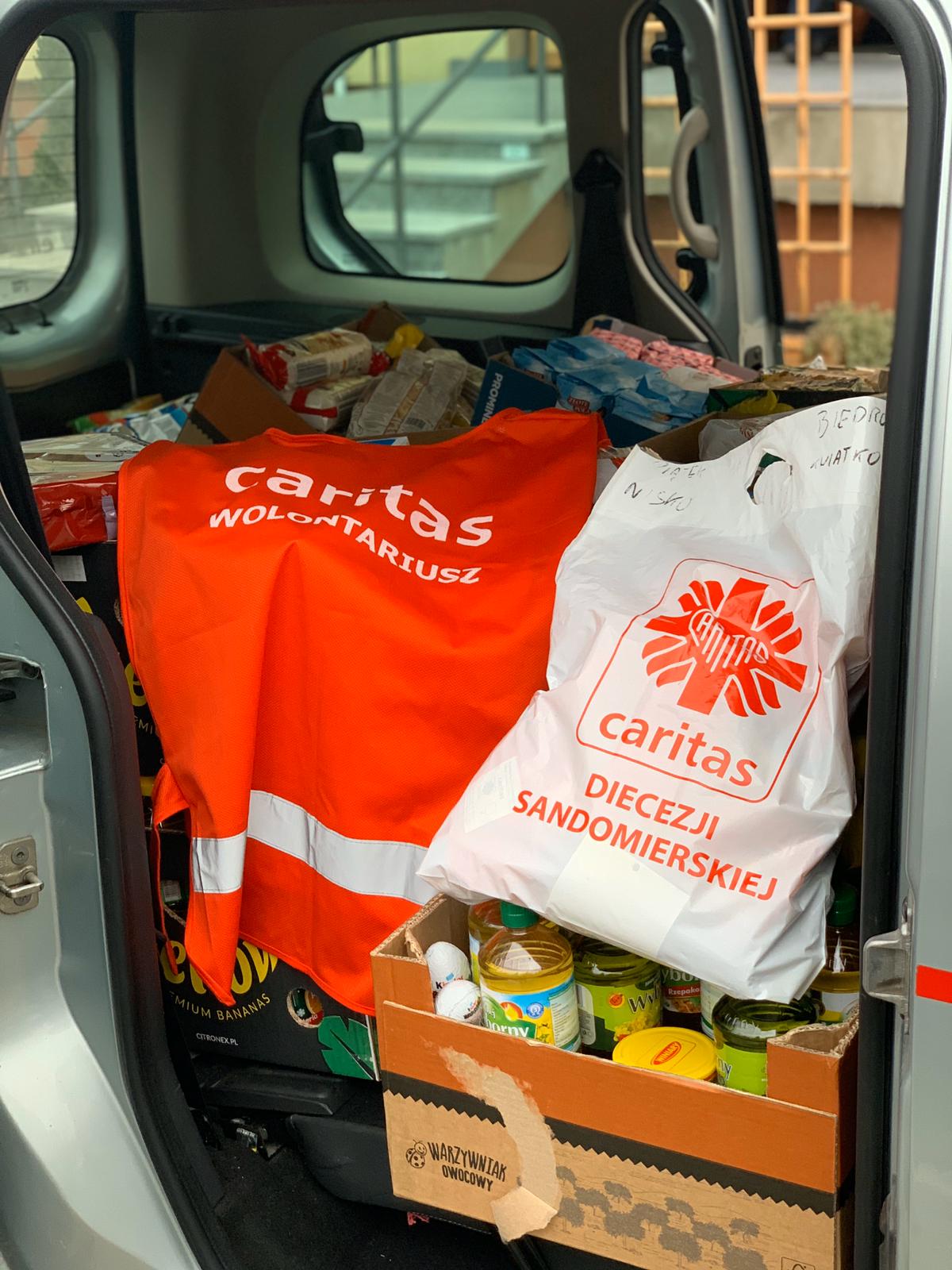 Uwaga. Oszustwa na żołnierza i wolontariusza